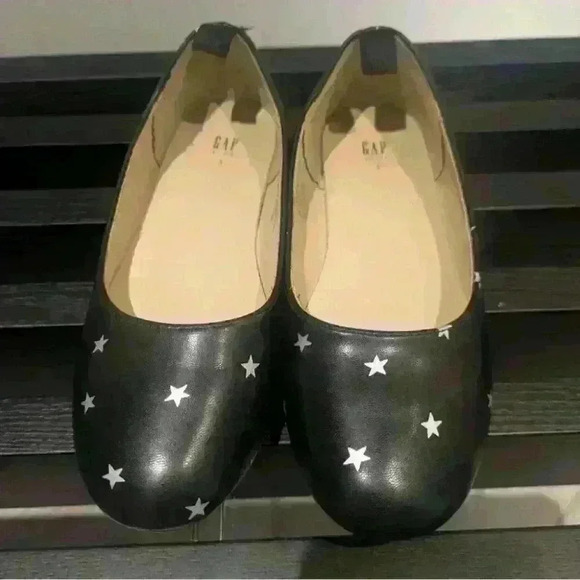 GAP Kids Faux Leather Ballet Flats | size 3 like new - Picture 2 of 4